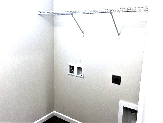 Building Photo - 2746 Link Ave