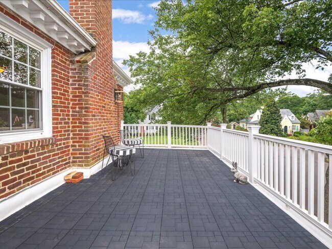 Building Photo - 4416 Bromley Ln