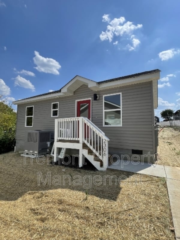 Building Photo - 1310 E 36th St