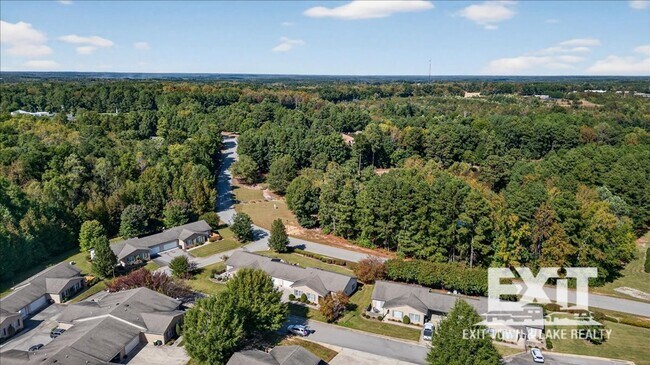 Building Photo - Beautiful Home in Beaver Creek