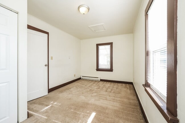 Building Photo - 2127 Harrison Ave