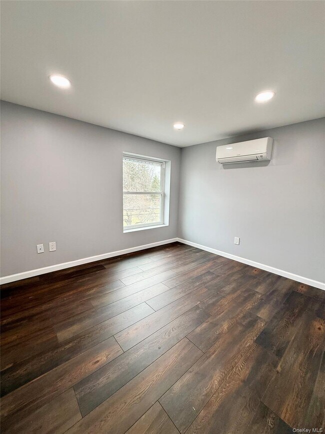 Building Photo - 19 Lee Ave