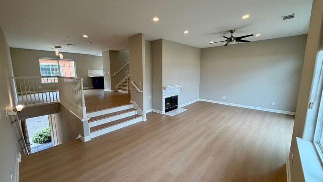 Building Photo - 1043 Helen Ave