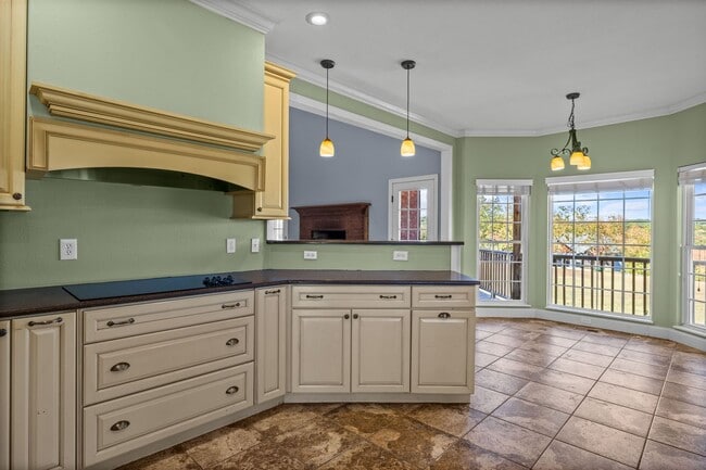 Building Photo - Greenback 37742 - 4 bedroom, 4.5 bath home - Contact Jeremy Logan (865) 307-2273