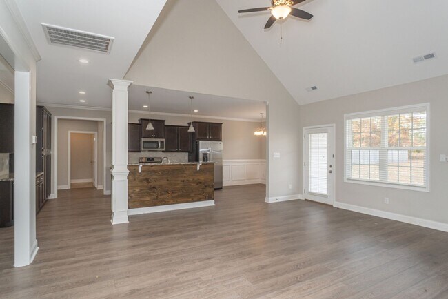 Building Photo - 5737 Pooh Ave