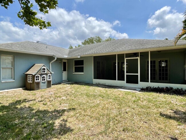 Building Photo - 5610 29th St Cir E