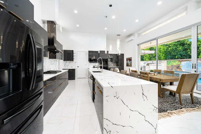 Building Photo - 74775 Del Coronado Dr