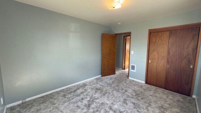 Building Photo - 1255 Avenue A