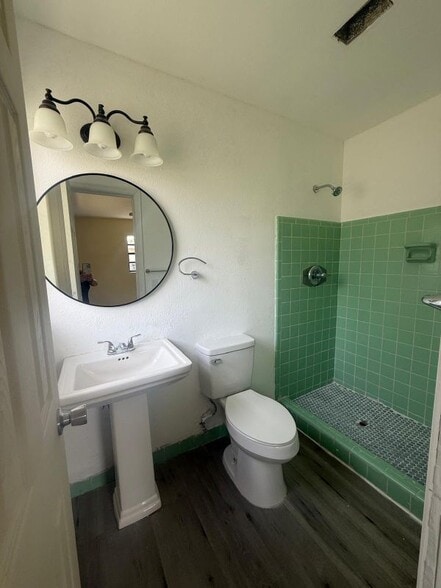 Building Photo - 329 W Arlington St