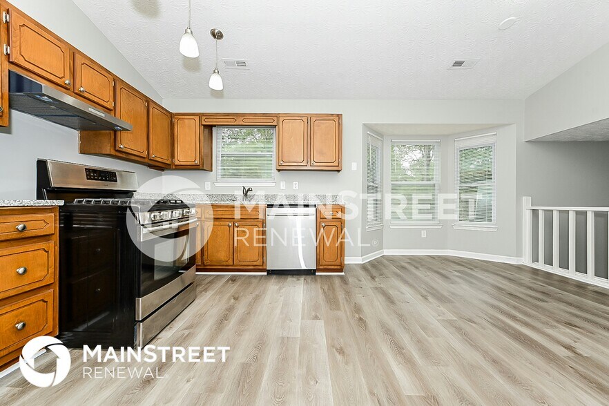 Building Photo - 3042 Medina Dr