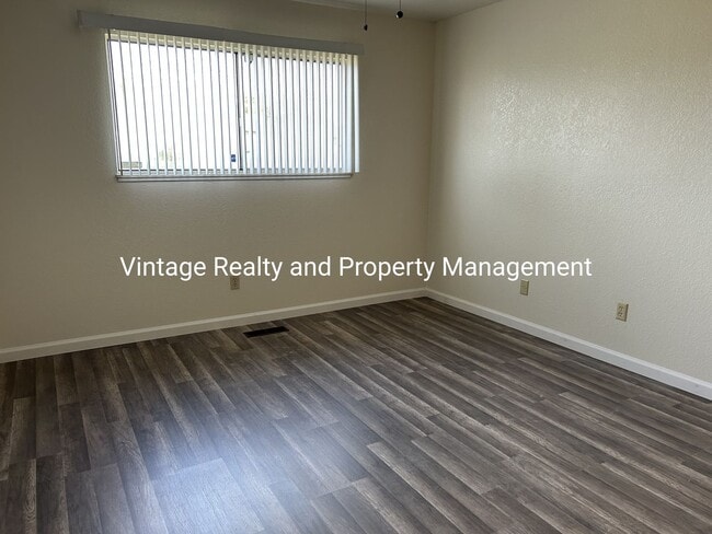 Building Photo - Back On The Rental Market Update 3 Bedroom Home With A Swimming Pool!!!