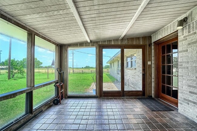 Building Photo - 801 Fm 971