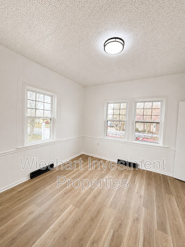 Building Photo - 201 S Blackhoof St