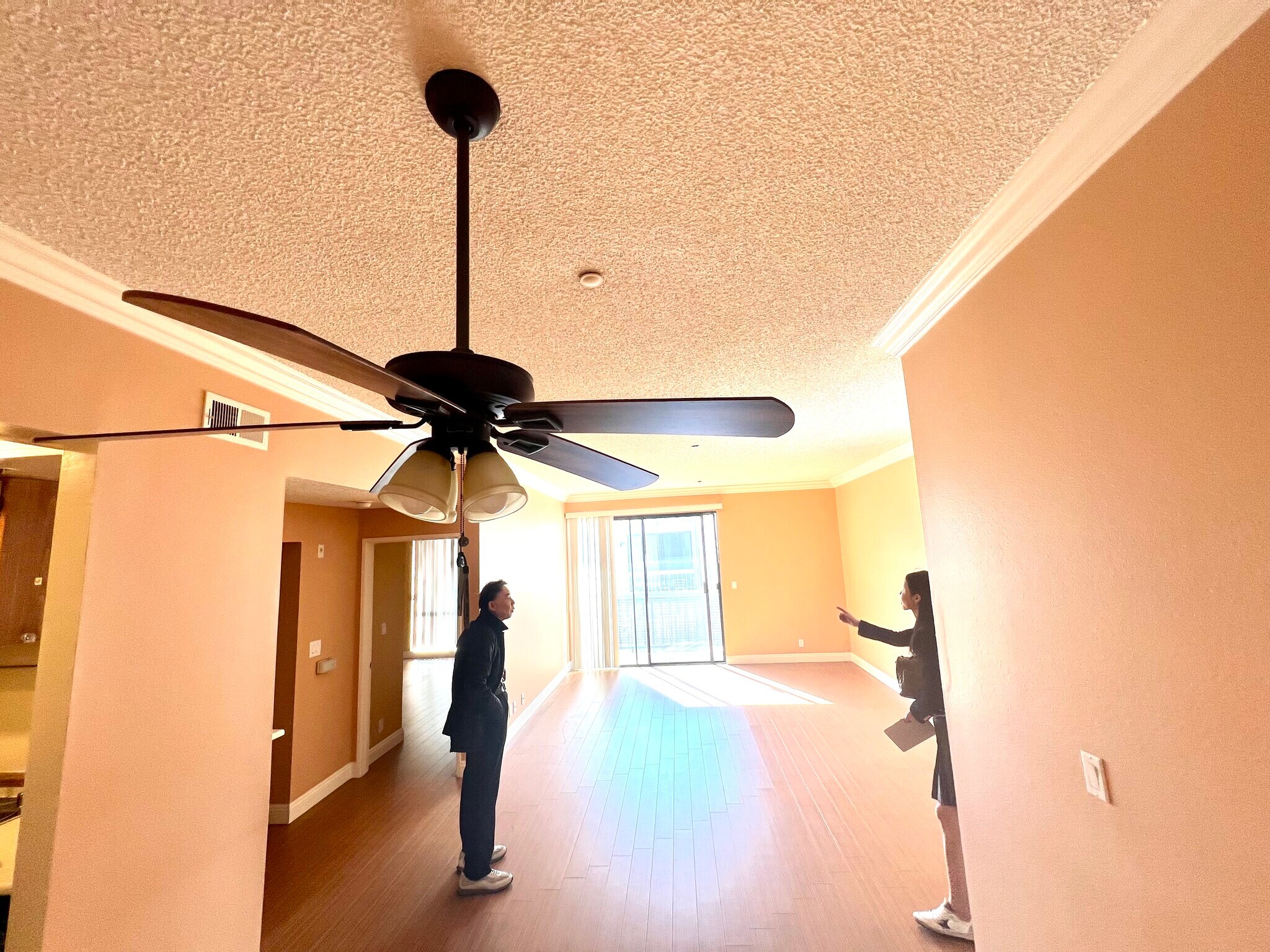 Building Photo - 533 S St Andrews Pl