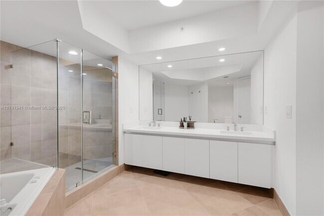 Building Photo - 21055 Yacht Club Dr