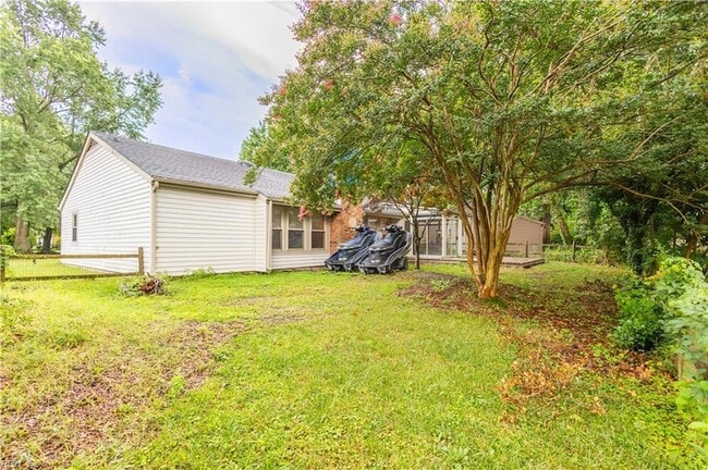 Building Photo - 1545 Lakeport Ct