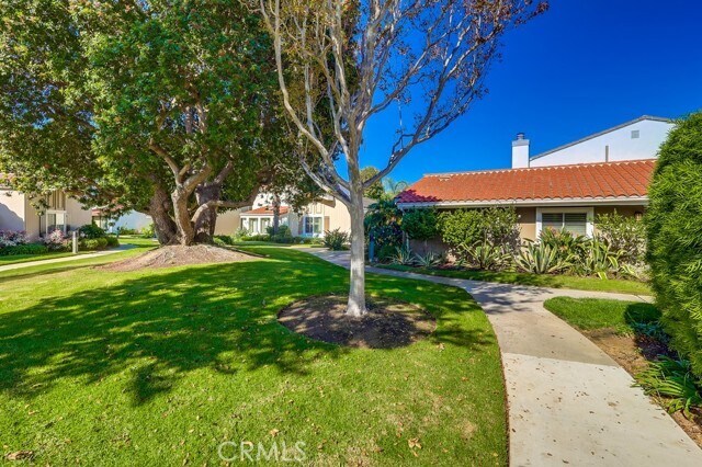 Building Photo - 7030 Seawind Dr