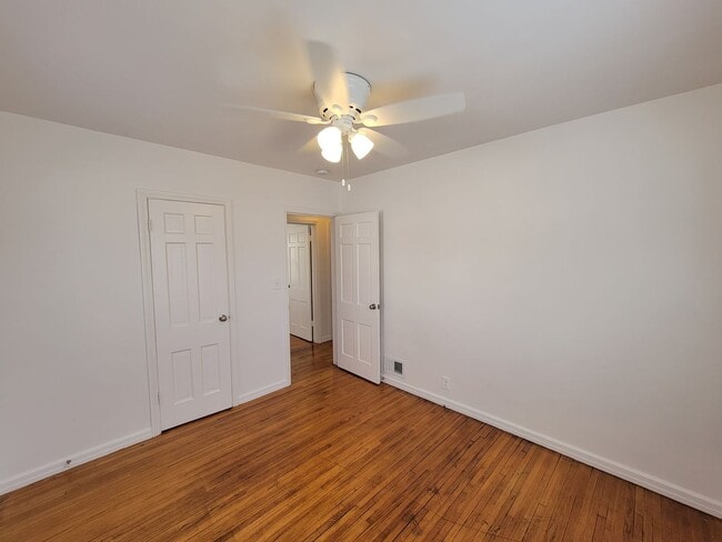 Building Photo - 3 Bed 2 Bath House