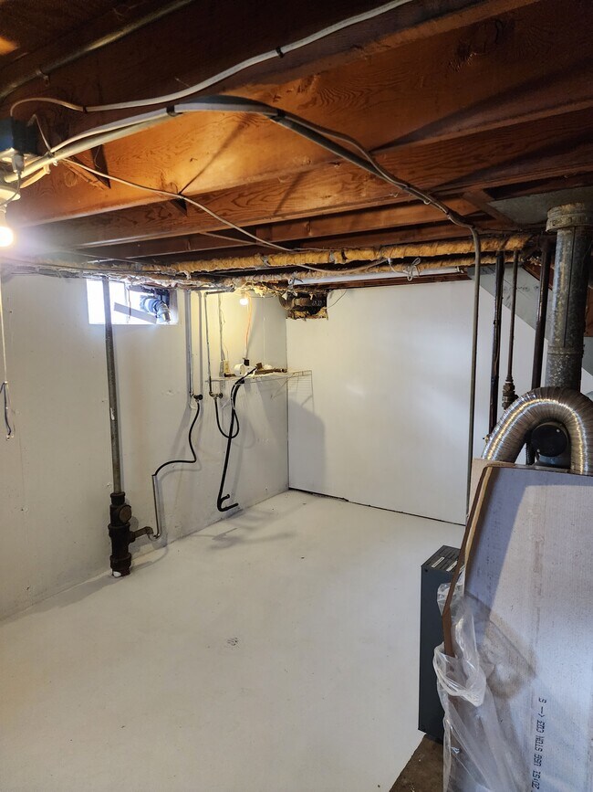 Building Photo - 1864 Murphy Woods Rd