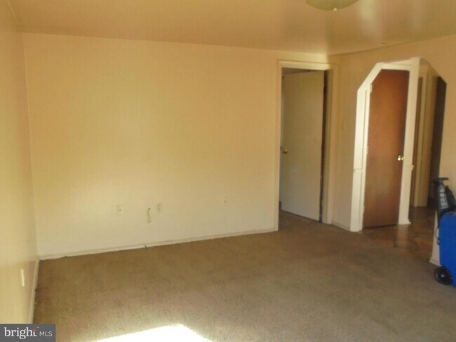 Building Photo - 51 Ed Turner Ln