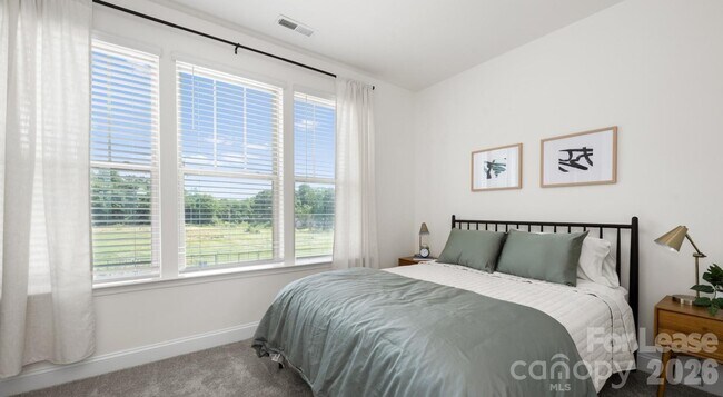 Building Photo - 2635 W Trade St