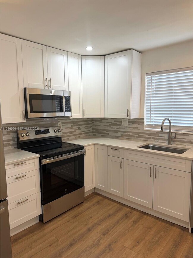 Building Photo - 11201 NE 3rd Ave