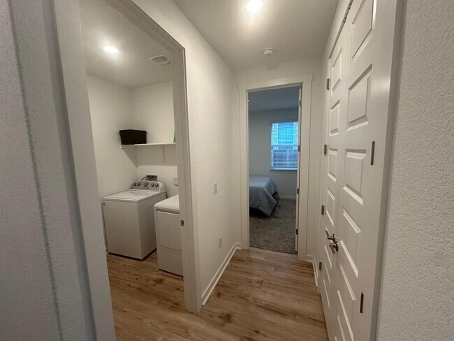 Building Photo - 421 Peace Pipe Way