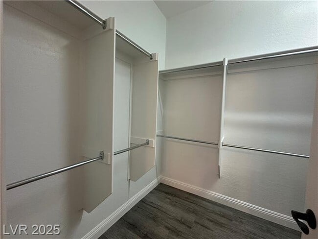 Building Photo - 2321 Martinique Ave