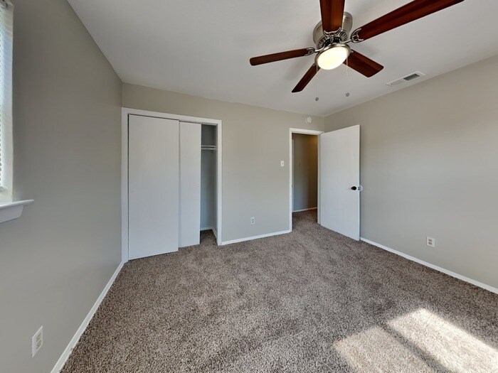 Building Photo - 647 Rutgers Dr