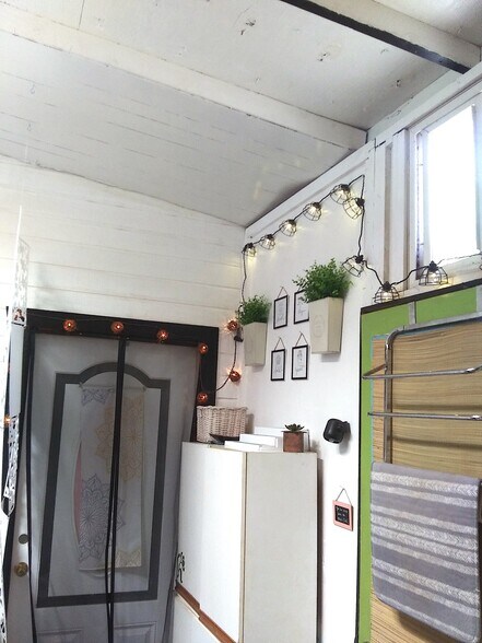 Building Photo - 281 Kaikea St