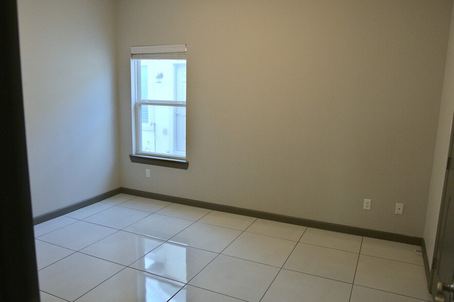 Building Photo - 4012 Whitewing Ave