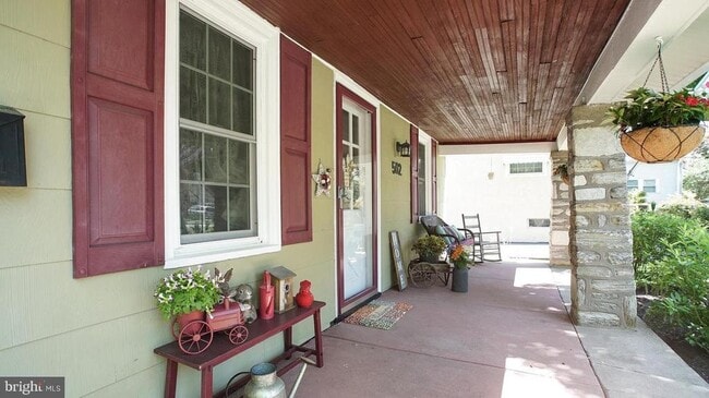 Building Photo - 502 Central Ave