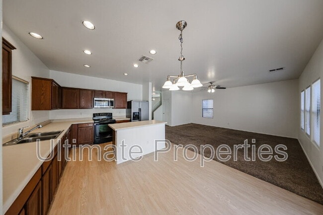Building Photo - 18528 W Douglas Way