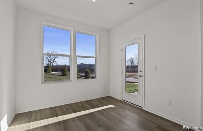 Building Photo - 5570 E Spaniel Dr