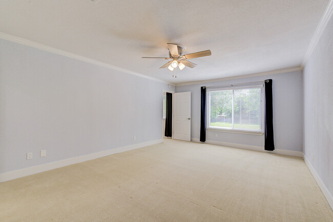 Building Photo - 15203 Woodhorn Dr