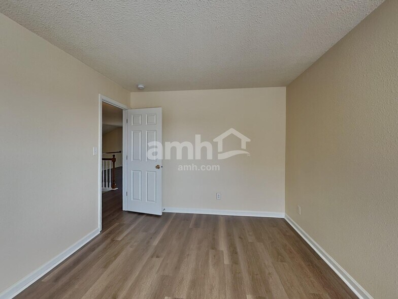 Building Photo - 854 Treyburn Green Dr