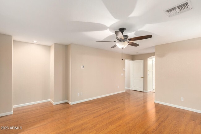 Building Photo - 363 W Myrtle Dr