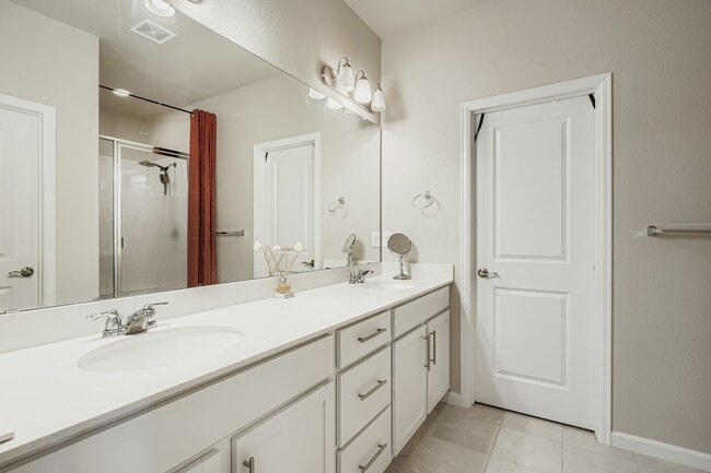 Building Photo - 8990 Birch Run Dr