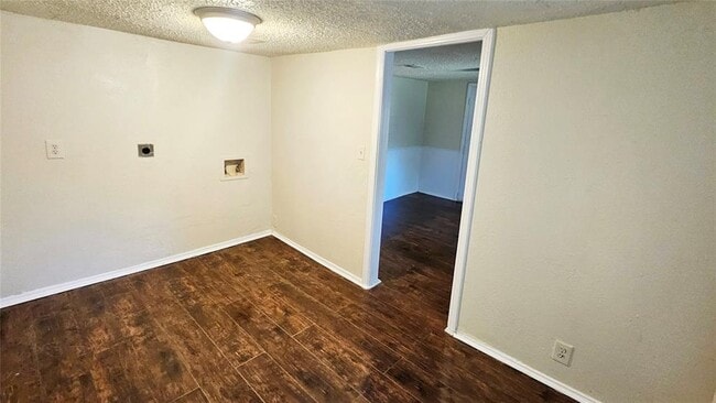 Building Photo - 913 NW 99th St