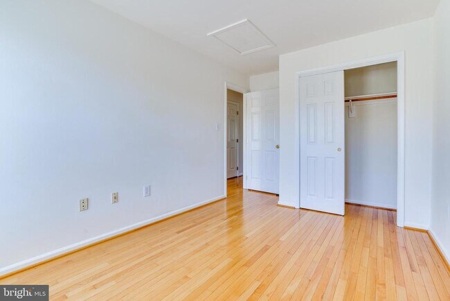 Building Photo - 6155 Early Autumn Dr