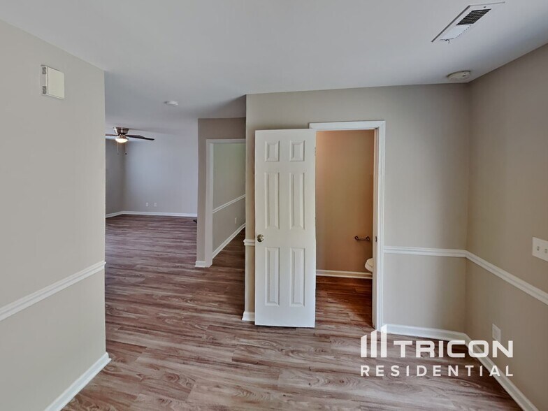 Building Photo - 1145 Langston Dr