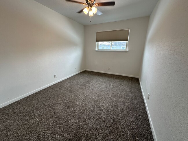 Building Photo - 3 Bedroom 2.5 Bath Townhome near Memorial ...