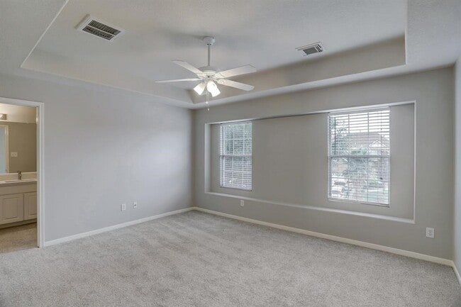 Building Photo - 15530 Hickory Dale St