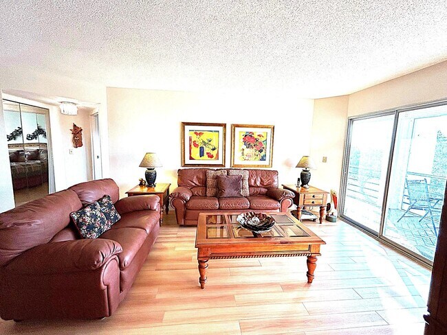 Building Photo - 3951 Via Poinciana