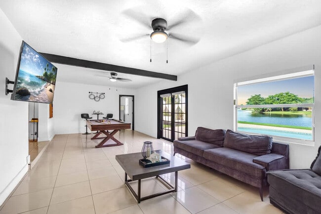 Building Photo - 18725 NE 18th Ave