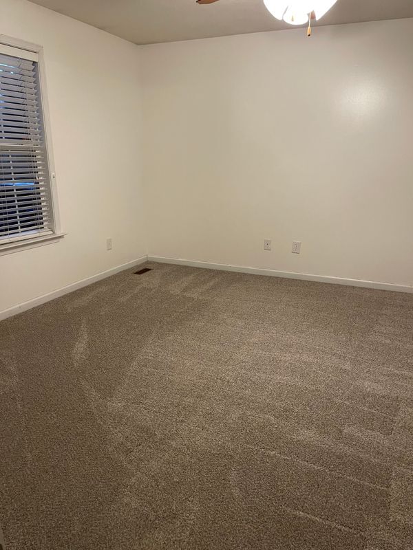 Building Photo - 1610 Robert Rd