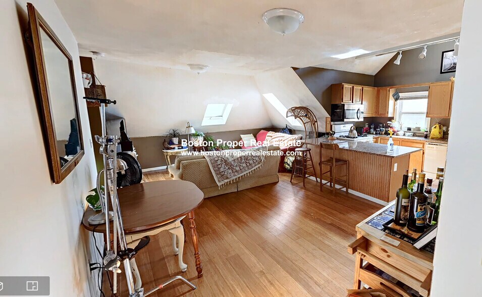 Building Photo - 40 Brainerd Rd