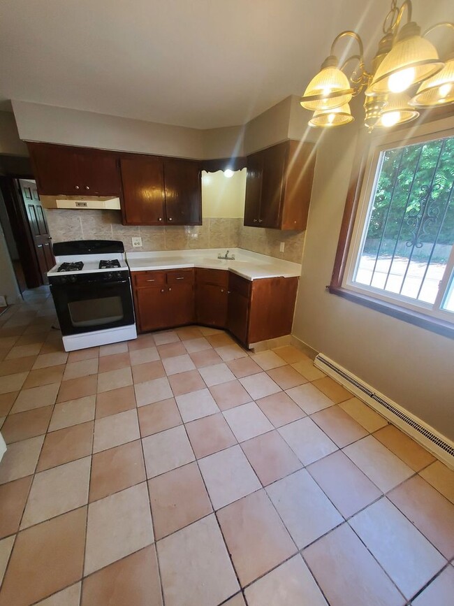 Interior Photo - 4651 N 36th St. (12 unit)(ACE PROPERTY)