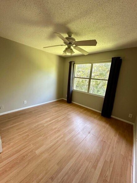 Building Photo - 20971 Vía Azalea, 4