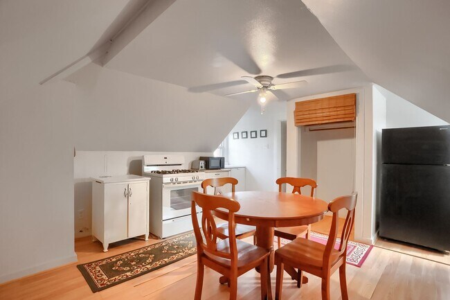 Building Photo - 3409 Portola Ave